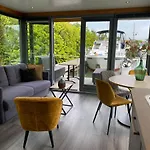 Houseboat De Amstel * Monnickendam