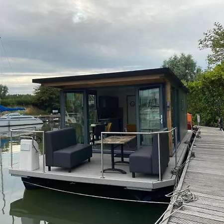 Botel Houseboat De Amstel