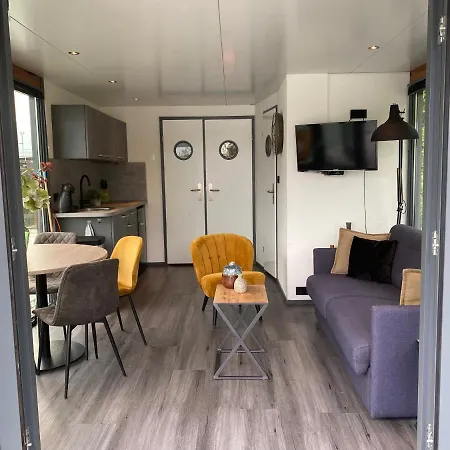 Botel Houseboat De Amstel