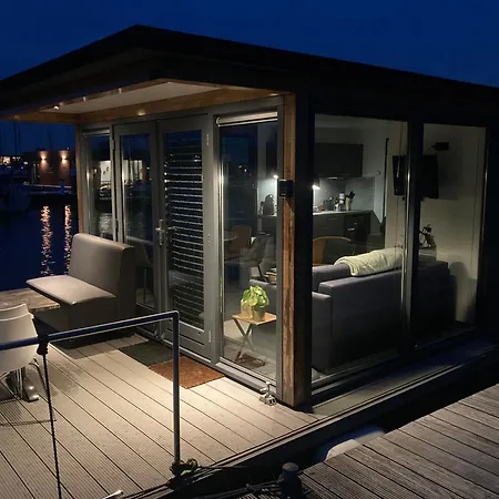船上ホテル Houseboat De Amstel モニキンダム