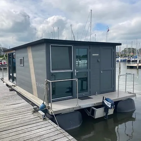 Houseboat De Amstel *