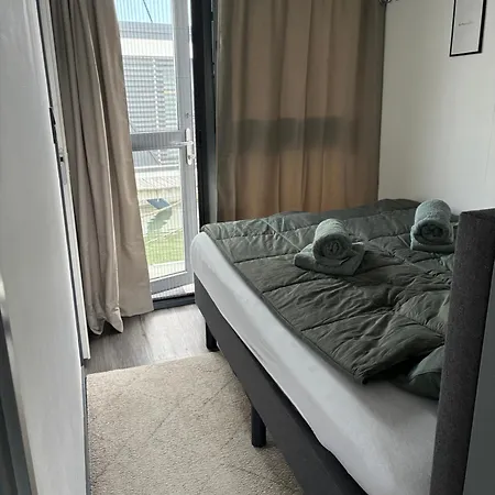 船上ホテル Houseboat De Amstel