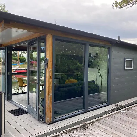 Houseboat De Amstel Båthotell