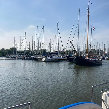 Houseboat De Amstel *