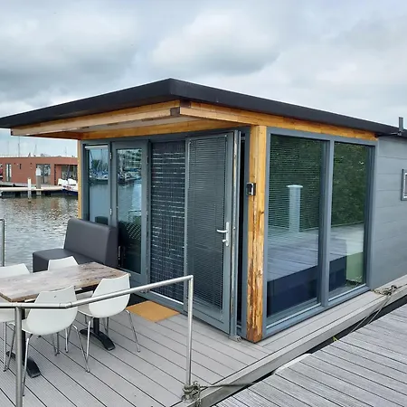 Houseboat De Amstel Båthotell Monnickendam